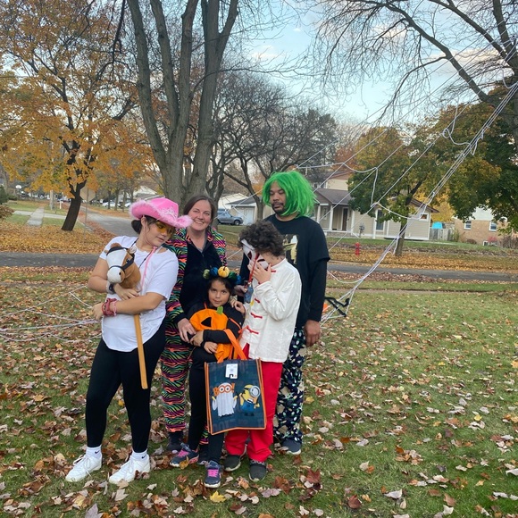 Meet your Posher’s, Charitie & Kevin - Picture 6 of 9